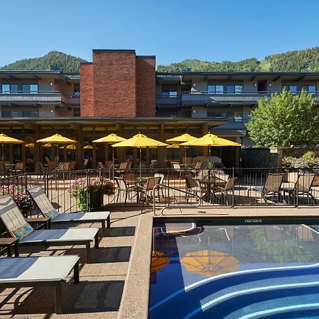 Aspen Square Condominium Hotel Bagian luar foto