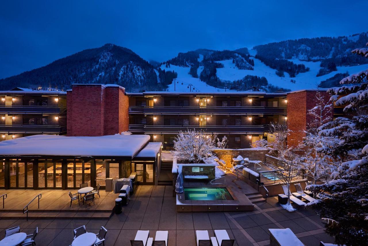 Aspen Square Condominium Hotel Bagian luar foto